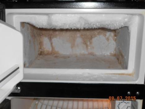 freezer-coated-in-ice